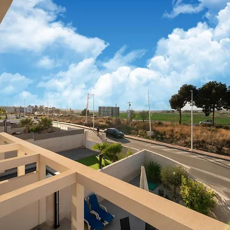 Comfortable With A Private Pool *