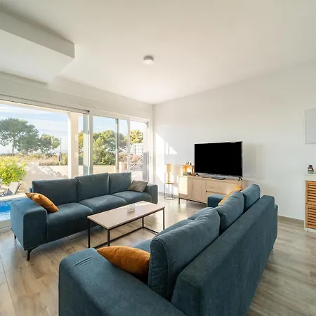 Comfortable With A Private Pool 빌라