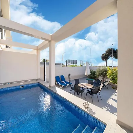 Comfortable With A Private Pool *