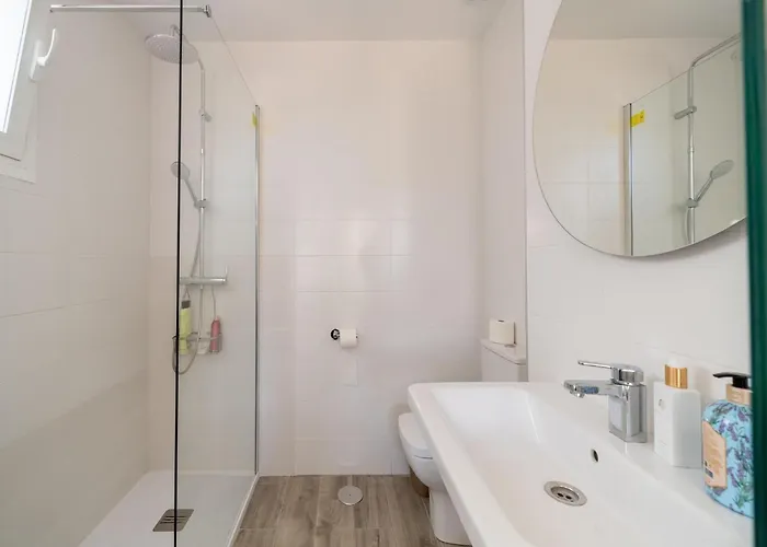 Comfortable With A Private Pool *