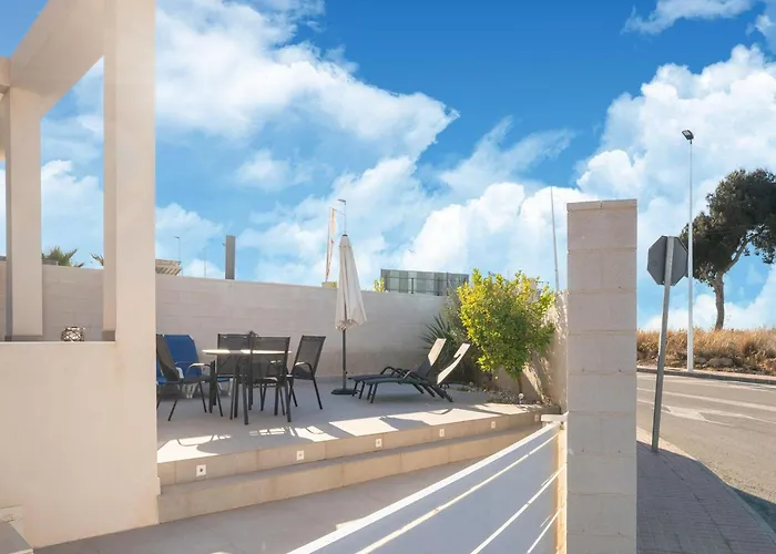 Comfortable With A Private Pool גראן אלקנט